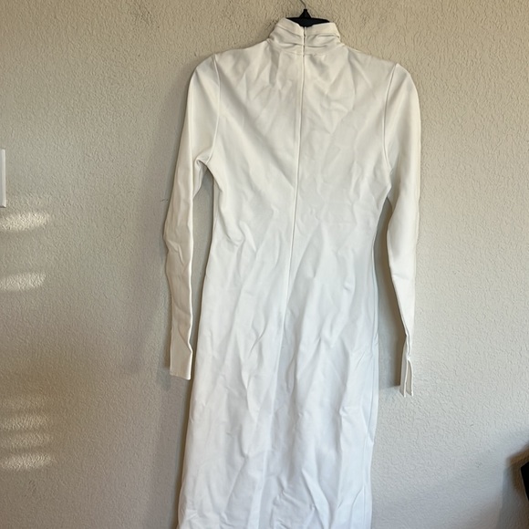 NONchalant Declan Turtleneck Dress off white - Picture 10 of 13